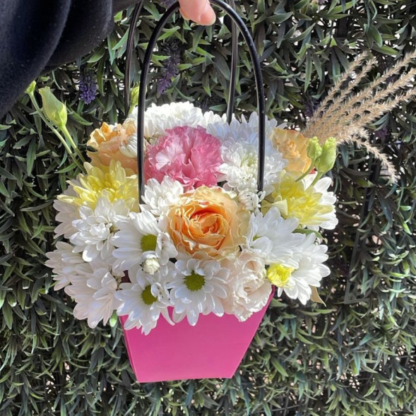 Композиция в коробке «Весеннее пробуждение»  в Форосе