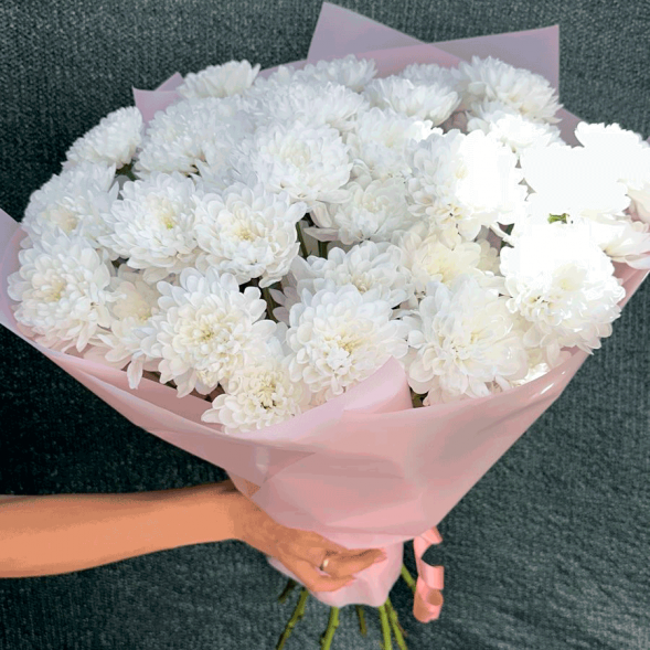 Букет 11 белых кустовых хризантем в Форосе
