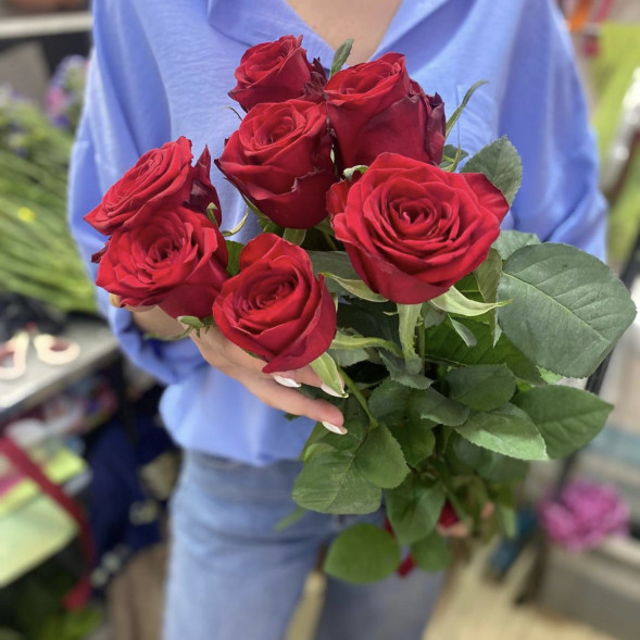 Букет 7 красных роз в Форосе