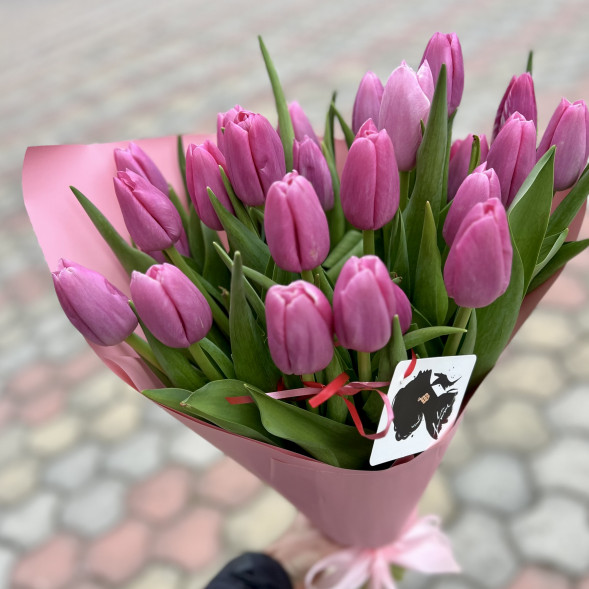 21 розовый тюльпан в Форосе