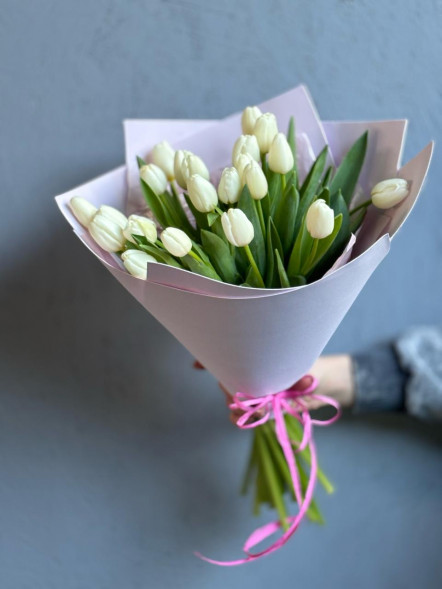 21 белый тюльпан в Форосе