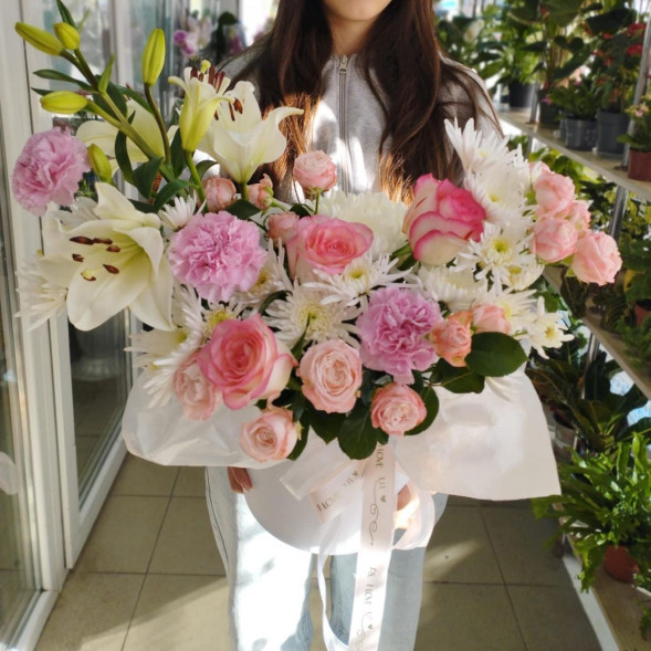 Композиция в коробке «Белый вальс»  в Форосе